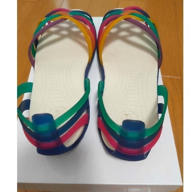 crocs(クロックス)のpinさま　クロックス　ワラチェ　フラット　W4  サンダル レディースの靴/シューズ(サンダル)の商品写真