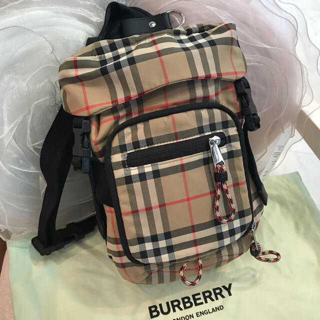 BURBERRY(バーバリー)の☆新品☆BURBERRY バーバリー ボディーバッグ ヴィンテージチェック レディースのバッグ(ショルダーバッグ)の商品写真