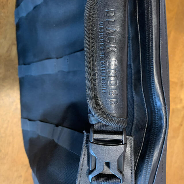 BLACK ENBER ブラックエンバー　メッセンジャーバッグ メンズのバッグ(メッセンジャーバッグ)の商品写真