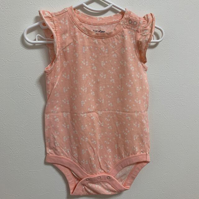 babyGAP(ベビーギャップ)のbaby GAP 半袖　女の子　ロンパース 70 キッズ/ベビー/マタニティのベビー服(~85cm)(ロンパース)の商品写真