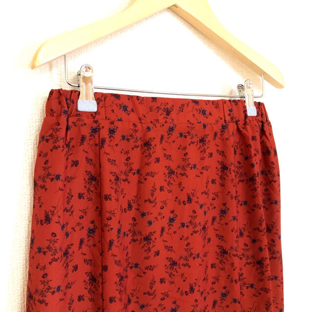 moussy(マウジー)の【未使用】マウジー レディース ロングスカート マーメイド 赤 レッド 花柄 S レディースのスカート(ロングスカート)の商品写真