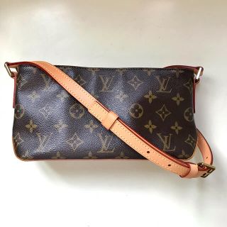 ルイヴィトン(LOUIS VUITTON)のルイ・ヴィトン　正規品　ショルダーバッグ　トロター(ショルダーバッグ)