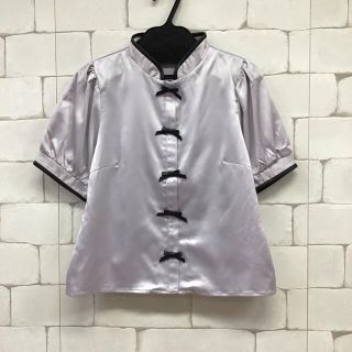 バブルス(Bubbles)のバブルス チャイナ風パイピングレザーサテン調ブラウス ピンク(シャツ/ブラウス(半袖/袖なし))