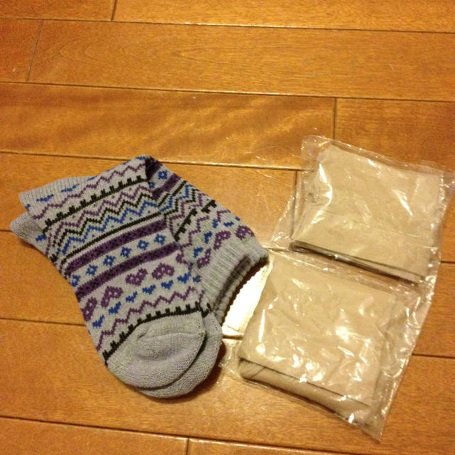 ストッキング2つと靴下セット レディースのレッグウェア(ソックス)の商品写真