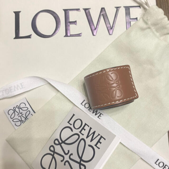 LOEWE ロエベ スラップ ブレスレット スモール(カーフ)レザー 出産祝い