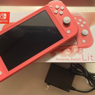 ニンテンドースイッチ(Nintendo Switch)の【中古品】Nintendo Switch LITE コーラル(家庭用ゲーム機本体)
