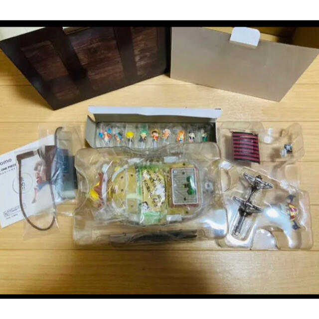 N-02E ONE PIECE フィギュア スマホ/家電/カメラのスマートフォン/携帯電話(その他)の商品写真