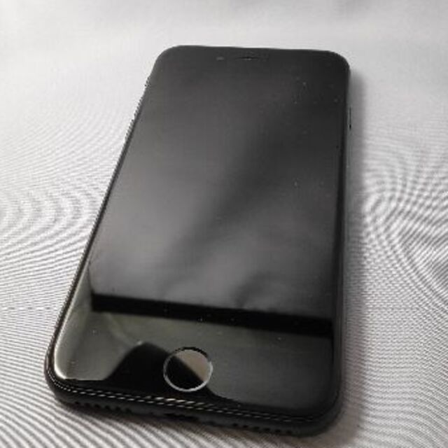 Apple(アップル)のカシスオレンジさま専用 iPhone 8　スペースグレイ　64GB スマホ/家電/カメラのスマートフォン/携帯電話(スマートフォン本体)の商品写真