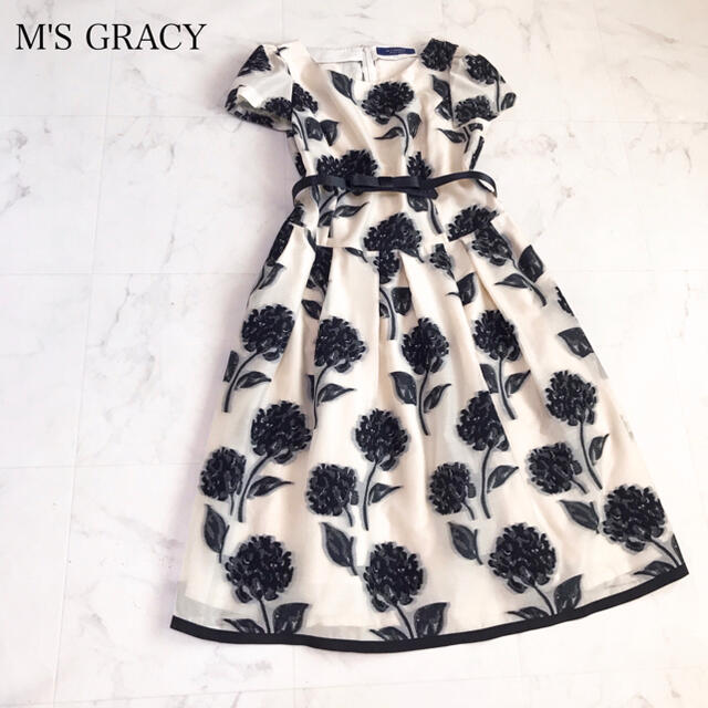 【極美品】M'S GRACY エムズグレイシー　ワンピース　花柄　ブラック　40