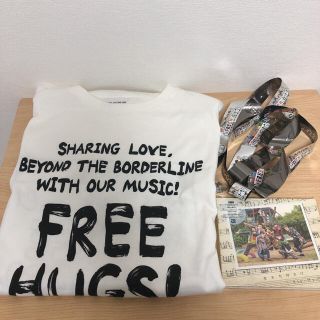 キスマイフットツー(Kis-My-Ft2)のKis-My-Ft2 FREE HUGS! Tシャツ 銀テープ 君を大好きだ(アイドルグッズ)