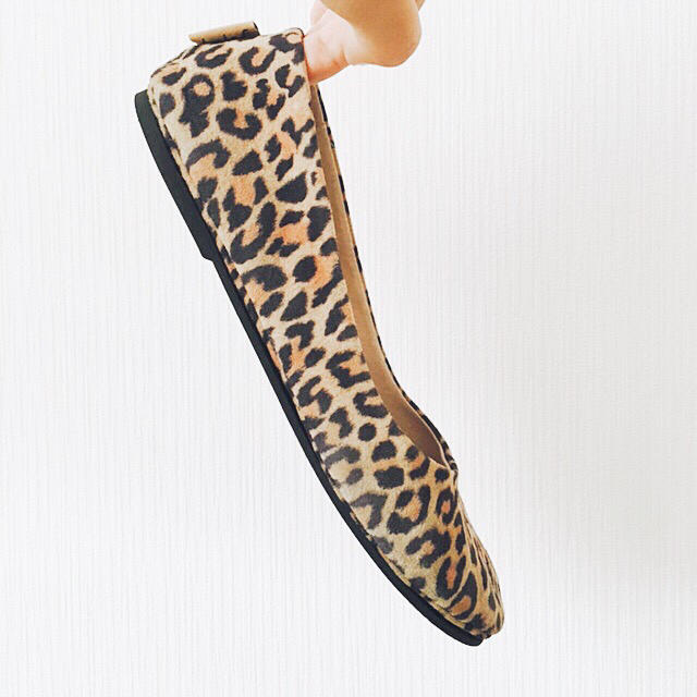LIBRE MAISON(リーブルメゾン)のLIBRE MAISON ヒョウ柄パンプス レディースの靴/シューズ(ハイヒール/パンプス)の商品写真