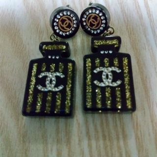 シャネル 香水 ピアスの通販 40点 | CHANELのレディースを買うならラクマ シャネル 香水 ピアスの通販 40点 | CHANELのレディースを買うならラクマ