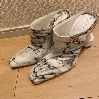 イエロー(yellaw)のYELLO  SABOT HEELS(サンダル)