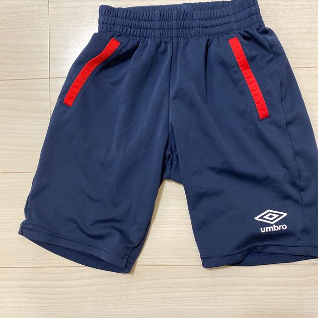 UMBRO(アンブロ)のアンブロ　Tシャツ　パンツセット　140㎝ スポーツ/アウトドアのサッカー/フットサル(ウェア)の商品写真