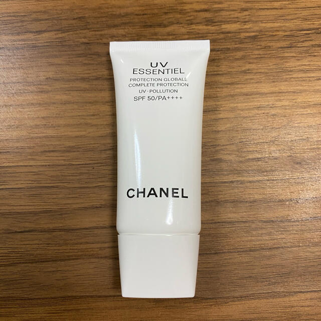 CHANEL(シャネル)のCHANEL UV ESSENTIEL コスメ/美容のボディケア(日焼け止め/サンオイル)の商品写真