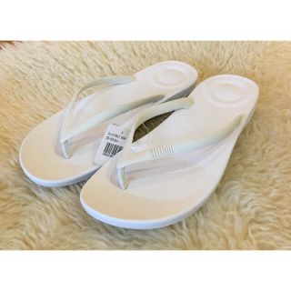 フィットフロップ(fitflop)の【新品未使用】フィットフロップ　ビーチサンダル(ビーチサンダル)