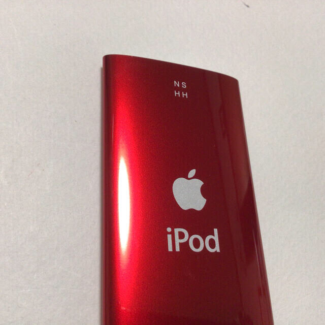 Apple(アップル)のiPod nano 5世代　16GB  レッド-5  スマホ/家電/カメラのオーディオ機器(ポータブルプレーヤー)の商品写真