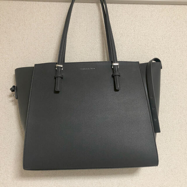 処分価格／CHARLES&KEITH A4 トートバッグ