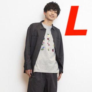 ユニクロ(UNIQLO)のユニクロ　JWアンダーソン　クルーネックＴシャツ　Lサイズ(Tシャツ/カットソー(半袖/袖なし))