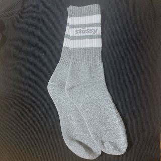 ステューシー(STUSSY)のstussy ソックス　靴下　グレー(ソックス)