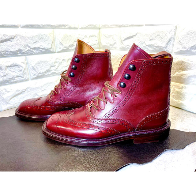 Trickers(トリッカーズ)のTricker‘s トリッカーズ　UK6 ギリーブーツ　メダリオン　ワインレッド メンズの靴/シューズ(ブーツ)の商品写真