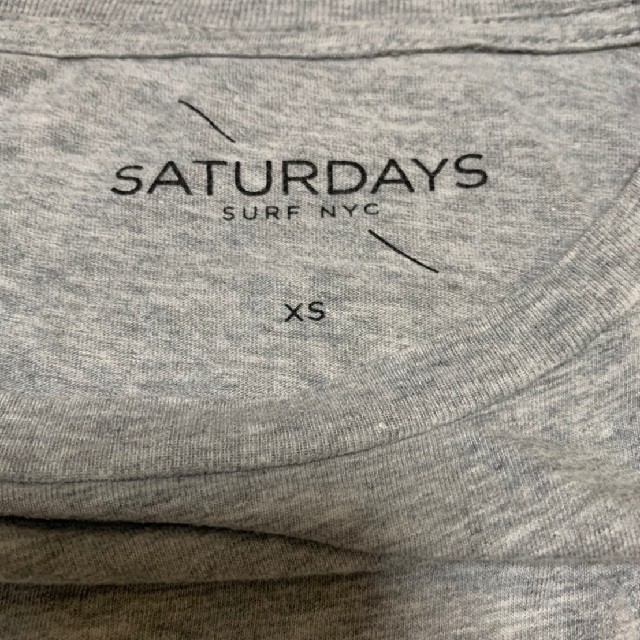 SATURDAYS SURF NYC(サタデーズサーフニューヨークシティー)の☆値下げしました☆SATURDAYS Tシャツ グレー メンズのトップス(Tシャツ/カットソー(半袖/袖なし))の商品写真