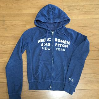 アバクロンビーアンドフィッチ(Abercrombie&Fitch)のアバクロ パーカー サイズM(パーカー)