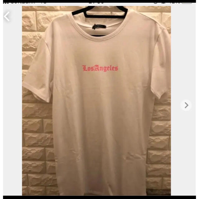 GUESS(ゲス)の値下げ　未使用　GUESS  半袖Tシャツ　ロングTシャツ　S ワンピ レディースのトップス(Tシャツ(半袖/袖なし))の商品写真