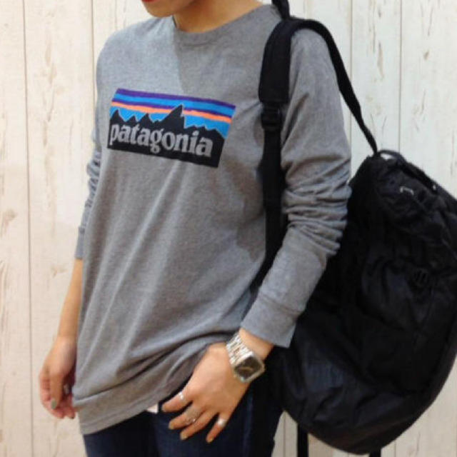 patagonia(パタゴニア)のPatagonia パタゴニア ボーイズグラフィックオーガニックTシャツ レディースのトップス(Tシャツ(長袖/七分))の商品写真