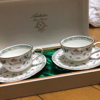 ノリタケ(Noritake)の★Noritake ノリタケ  カップ&ソーサー ペア 花更紗 未使用保管品(グラス/カップ)