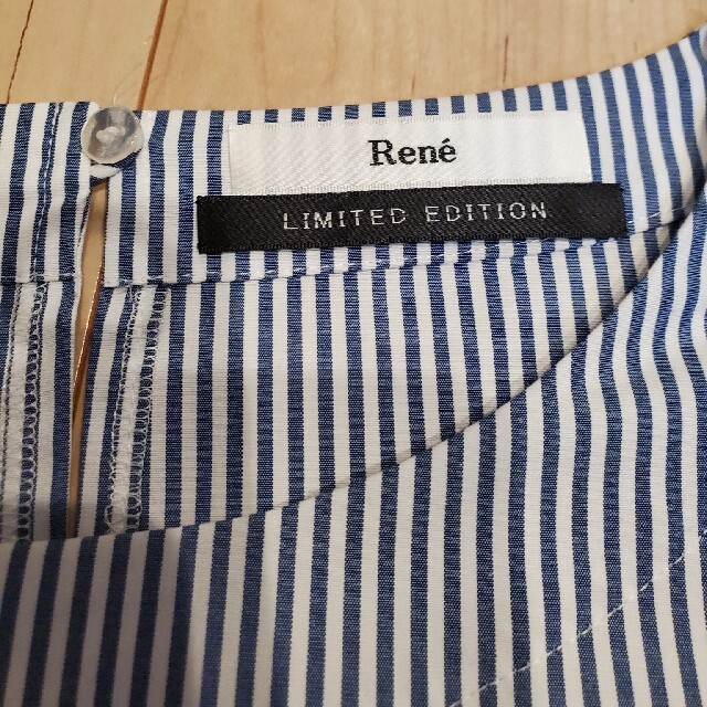 René(ルネ)のRene ストライプブラウス　店舗限定品 レディースのトップス(シャツ/ブラウス(半袖/袖なし))の商品写真