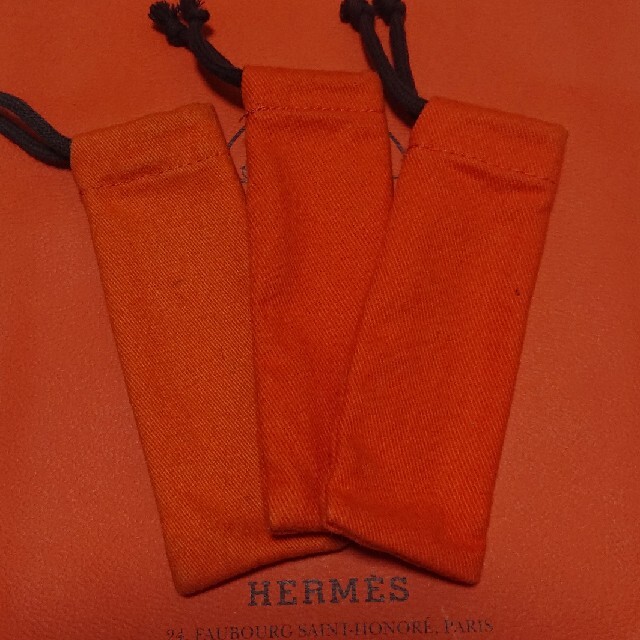 Hermes(エルメス)のエルメス 香水の保存袋  3枚 エンタメ/ホビーのコレクション(ノベルティグッズ)の商品写真