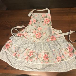 ローラアシュレイ(LAURA ASHLEY)のお値下げしました♡ローラアシュレイ　エプロン(日用品/生活雑貨)