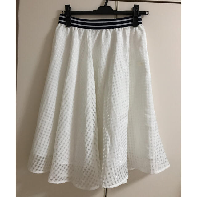 しまむら(シマムラ)のレディース　スカート白 レディースのスカート(ひざ丈スカート)の商品写真