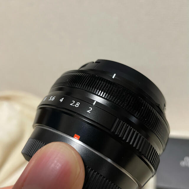 富士フイルム(フジフイルム)の日本製 FUJINON XF18mm F2 R 富士フイルム スマホ/家電/カメラのカメラ(レンズ(単焦点))の商品写真