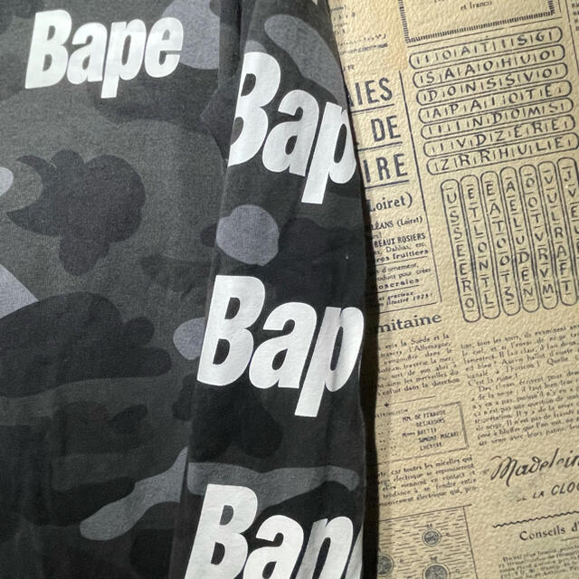 A BATHING APE(アベイシングエイプ)のA BATHING APE BAPE KIDS 迷彩長袖Tシャツ 140 キッズ/ベビー/マタニティのキッズ服男の子用(90cm~)(Tシャツ/カットソー)の商品写真