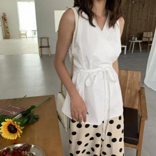 ザラ(ZARA)の【みぃ様専用【新品】birthdaybash ノースリーブカシュクールTOPS(カットソー(半袖/袖なし))