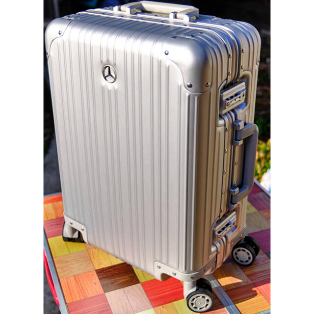 本物の  メルセデスベンツオリジナルアルミスーツケース スーツケース/キャリーバッグ