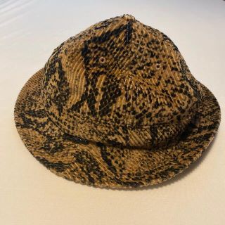 シュプリーム(Supreme)のSnakeskin Corduroy Bell Hat (ハット)