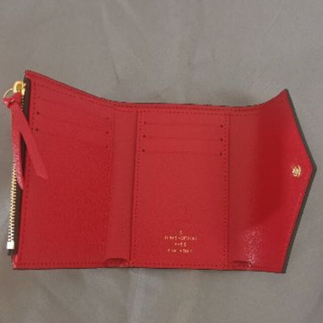 LOUIS VUITTON(ルイヴィトン)のルイヴィトンポルトフォイユ・ヴィクトリーヌ折り財布 レディースのファッション小物(財布)の商品写真