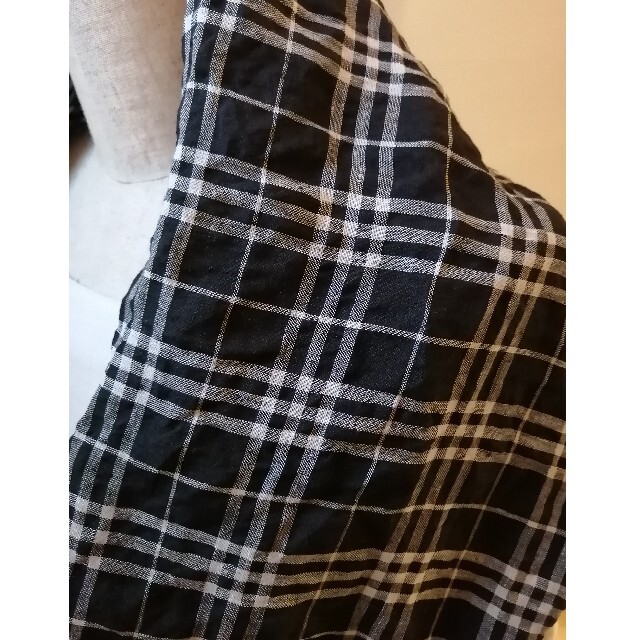 洗いざらしのリネンスヌード　２重巻き　黒地に白チェック ハンドメイドのファッション小物(マフラー/ストール)の商品写真