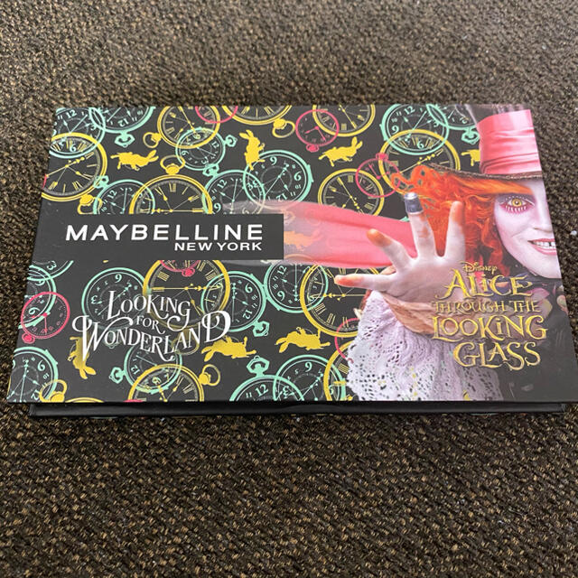 MAYBELLINE(メイベリン)の極美品　メイベリン　アリスインワンダーランド　アイシャドウ コスメ/美容のベースメイク/化粧品(アイシャドウ)の商品写真