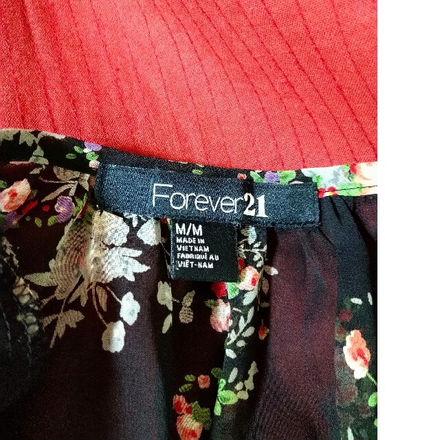 FOREVER 21(フォーエバートゥエンティーワン)のForever21 💐🌼🌸花柄ブラウス レディースのトップス(シャツ/ブラウス(半袖/袖なし))の商品写真