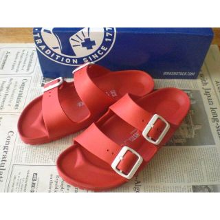 ビルケンシュトック(BIRKENSTOCK)のビルケンシュトック アリゾナ EVA 37 24センチ 赤サンダル(サンダル)