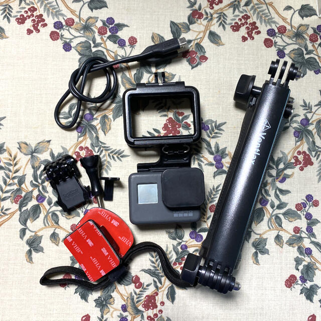 美品 GoPro HERO5 Black マウント、コード、ジンバルセットの+