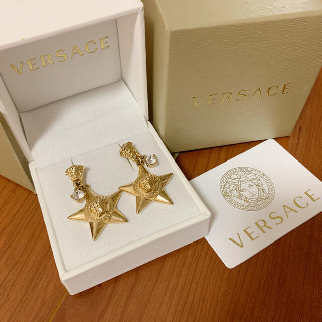 【2021最新作】 VERSACE ピアス Versace - ピアス