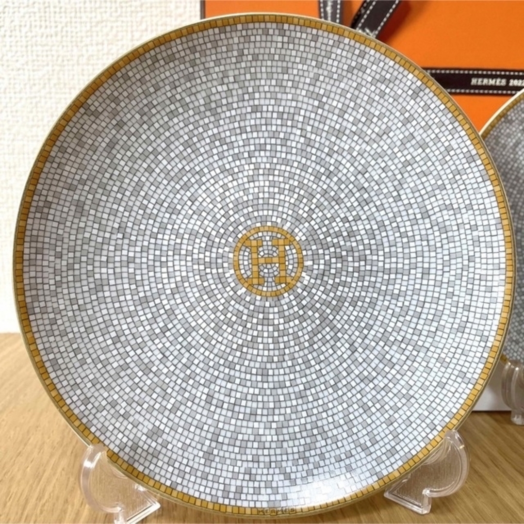 Hermes(エルメス)の【新品 ギフト包装】エルメス モザイク ゴールド 16cm プレート インテリア/住まい/日用品のキッチン/食器(食器)の商品写真