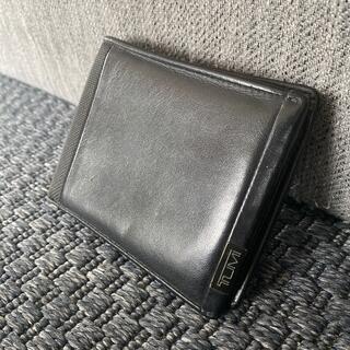 トゥミ(TUMI)のTUMI 二つ折り 財布 ブラック(折り財布)