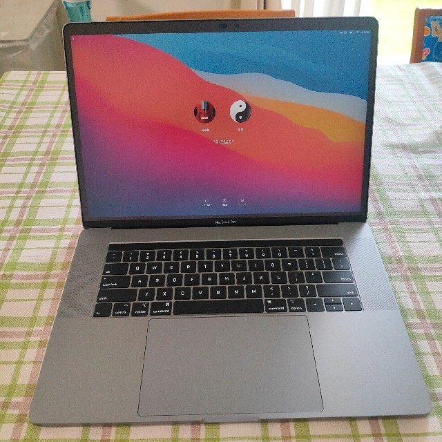 品Apple MacBook Pro2018 A1990 15インチ