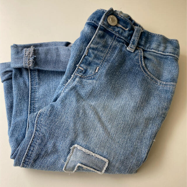 babyGAP(ベビーギャップ)のデニム90 キッズ/ベビー/マタニティのキッズ服女の子用(90cm~)(パンツ/スパッツ)の商品写真